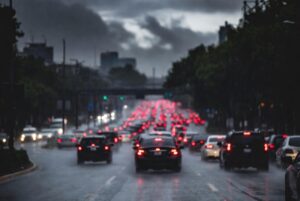 Tráfico y lluvias saturan vialidades de la Ciudad de México este viernes
