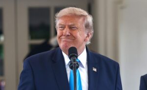 Donald Trump propone control de EE. UU. en el Estrecho de Ormuz