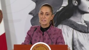 Sheinbaum confirma fallecimiento de dos mexicanos tras accidente aéreo en Colombia