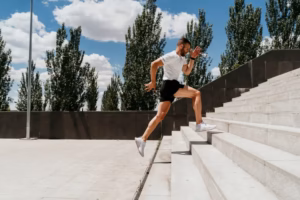 Subir escaleras podría reducir el riesgo de morir por enfermedad cardiovascular, según un gran estudio